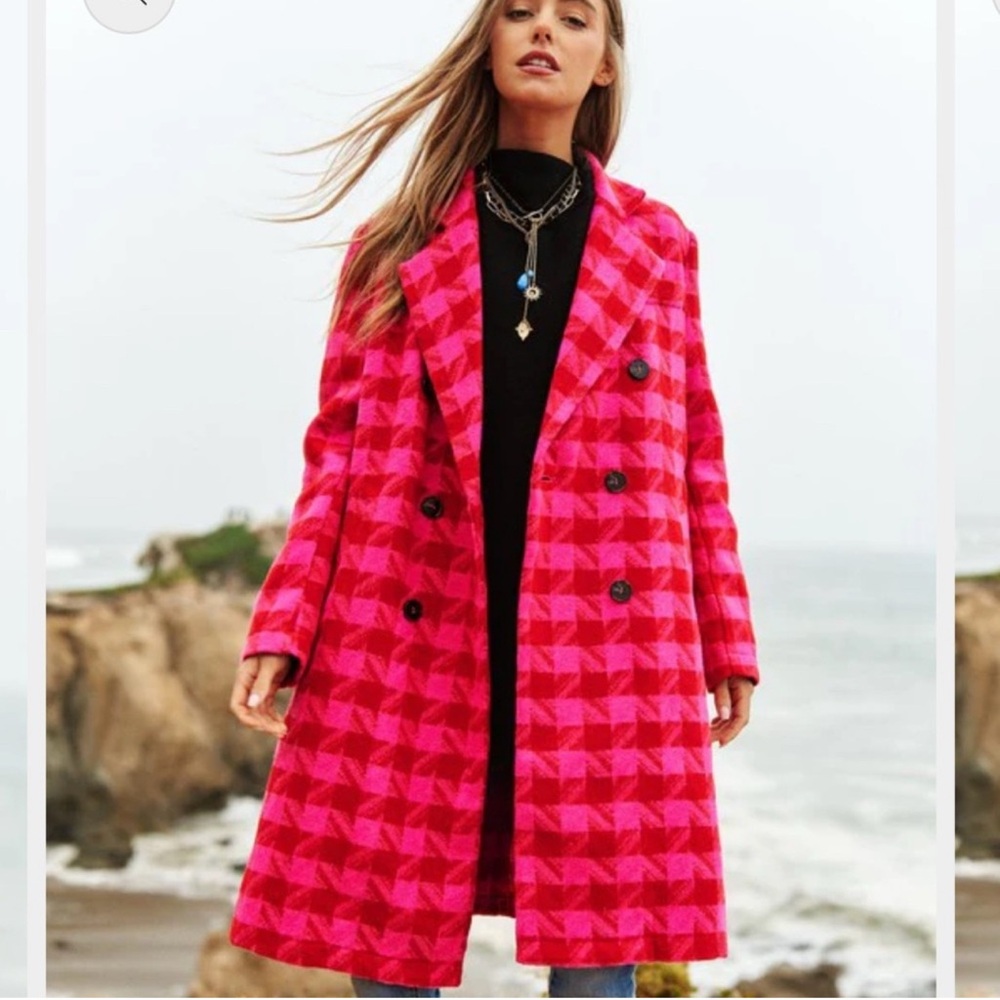 Vibrant Pink Double-Breasted Coat from Davi & Dani